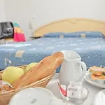 Modern Hotel 2*