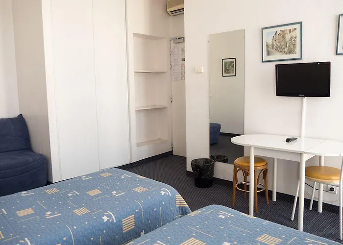 Готель Modern Антіб