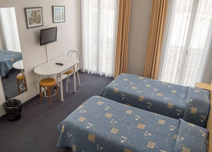 Modern Готель Антіб