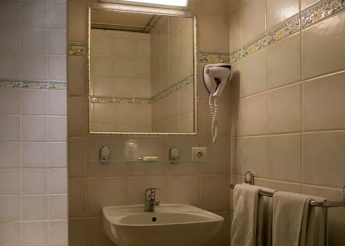 מלון Modern אנטיב